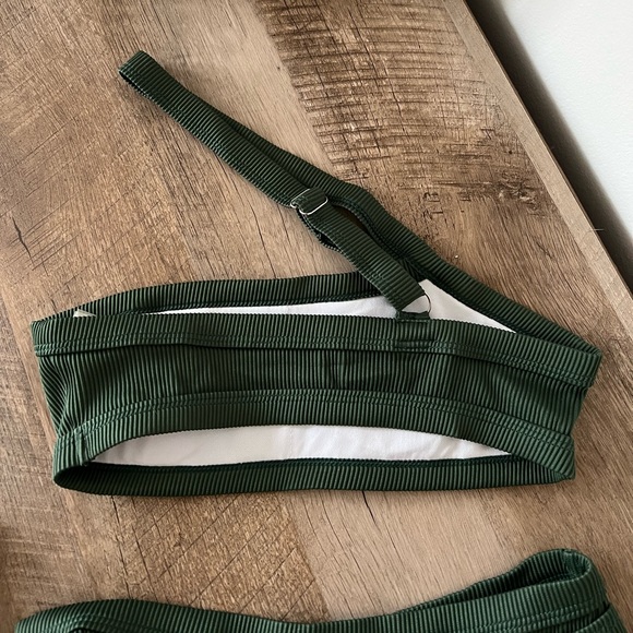 One shoulder two piece swimsuit - Picture 2 of 4